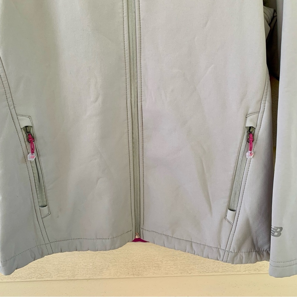 New Balance water resistant running full zip soft shell tech jacket size M‎ EUC - Picture 2 of 5